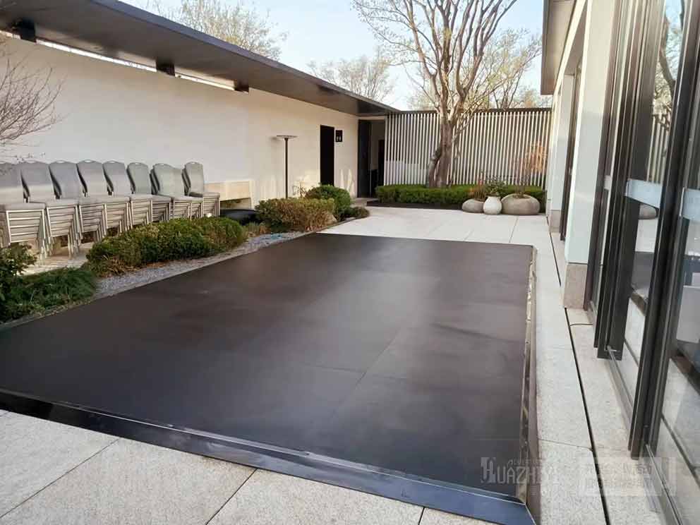 普羅理想國窗外餐廳汽車地臺(tái)搭建現(xiàn)場(chǎng)