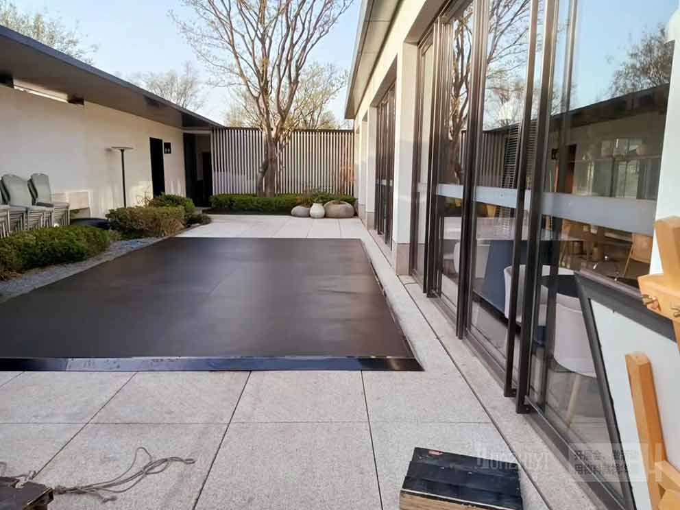 普羅理想國窗外餐廳汽車地臺(tái)搭建現(xiàn)場(chǎng)