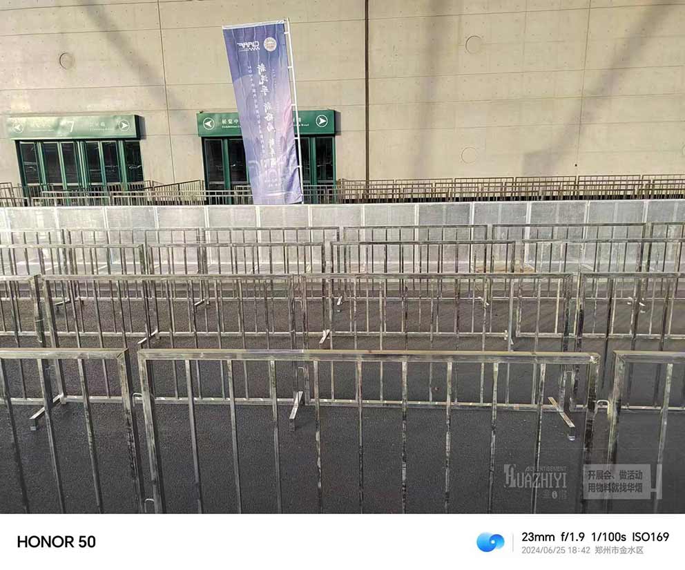 鄭州鐵馬護欄租賃廠家布置現場的注意事項講解