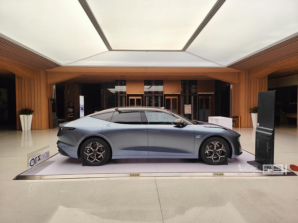 鄭州地臺出租布置永威木色領克車展