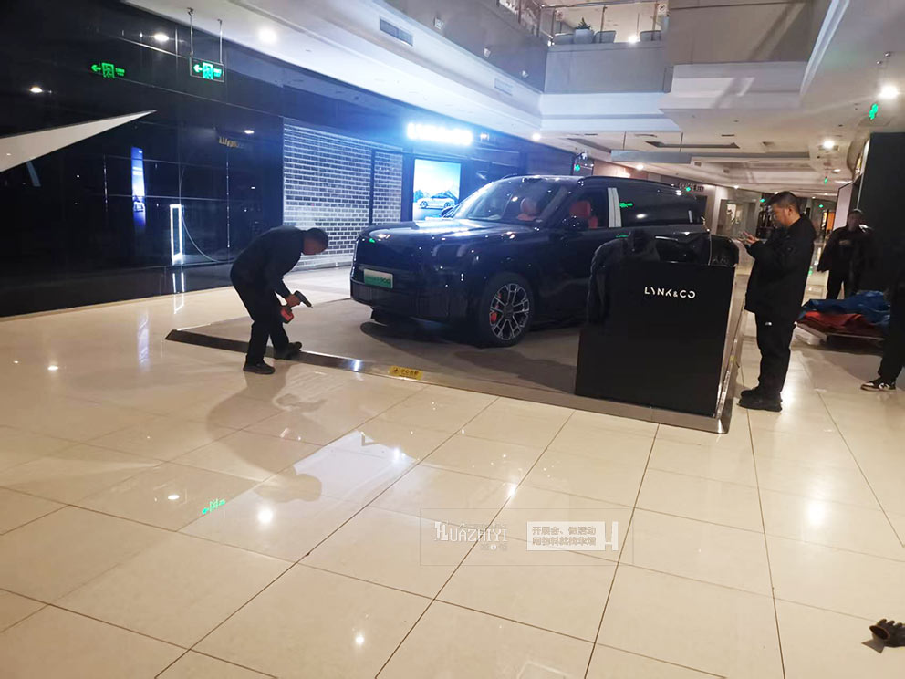 鄭州車展地臺租賃：防滑耐磨易清潔，提升展臺質(zhì)感