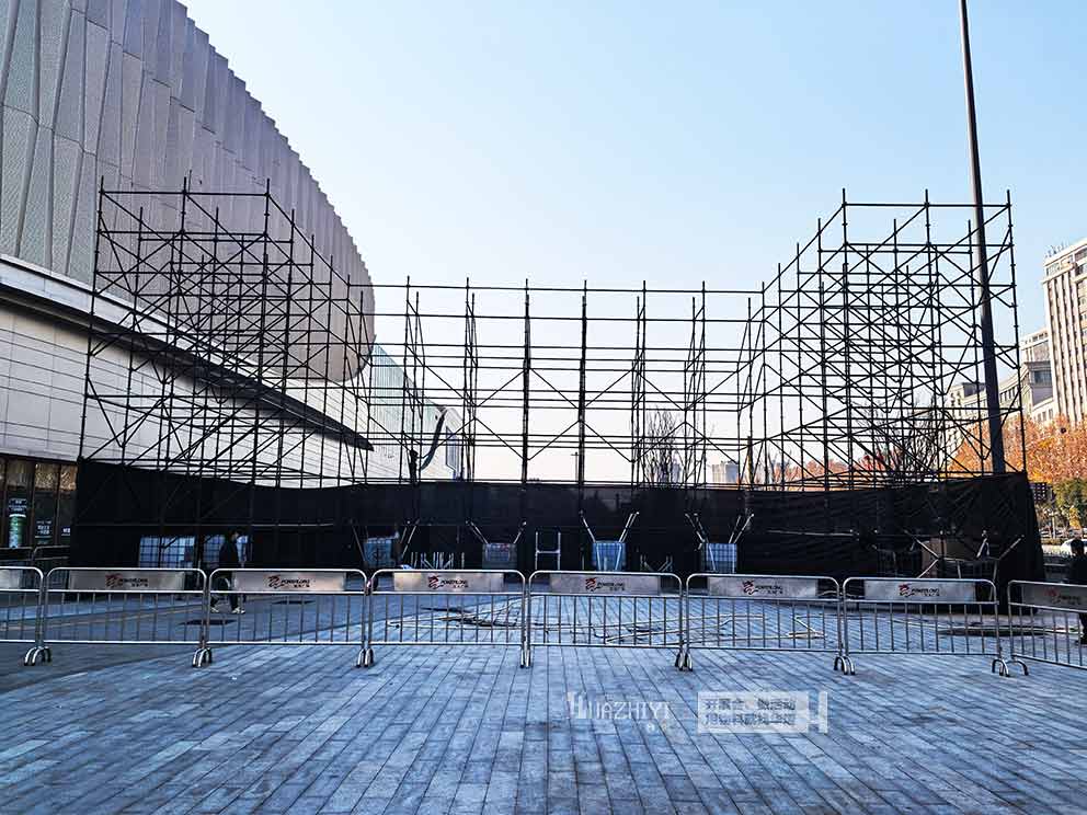 濟(jì)源寶龍廣場雷亞架由華熠雷亞架租賃公司搭建