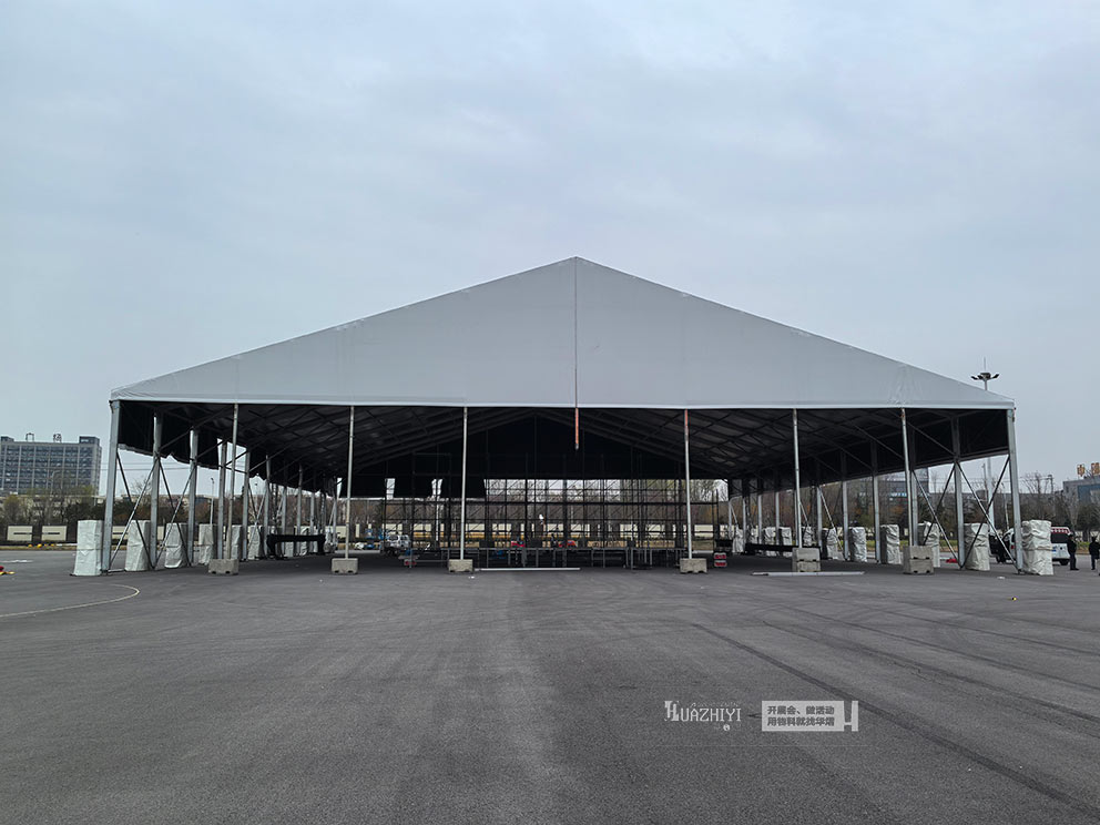 鄭州華熠搭建智能互聯(lián)網(wǎng)測試基地高8米，跨度40米篷房